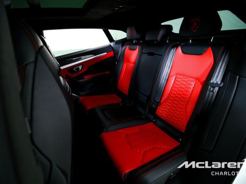 Used 2020 Lamborghini Urus AWD/4WD image 18