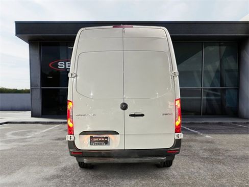 Used 2020 Mercedes-Benz Sprinter 2500 image 4