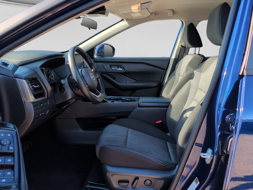 Used 2024 Nissan Rogue SV AWD/4WD image 16