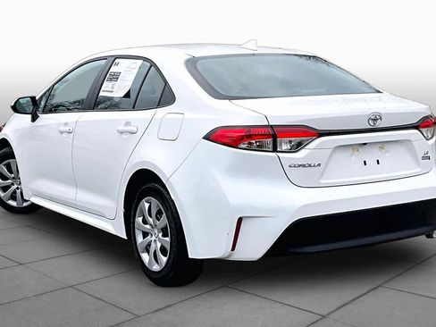 Used 2025 Toyota Corolla LE FWD image 12