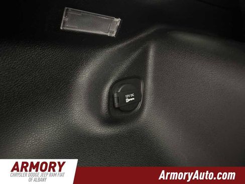 Used 2019 Jeep Cherokee Limited image 32