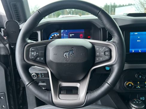 Used 2022 Ford Bronco Black Diamond image 19