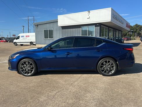 Used 2023 Nissan Altima 2.0 SR image 5