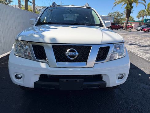 Used 2017 Nissan Frontier PRO-4X image 4