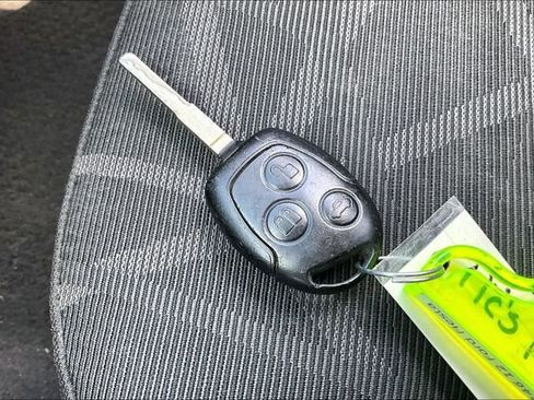 Used 2012 Ford Fiesta SE image 35