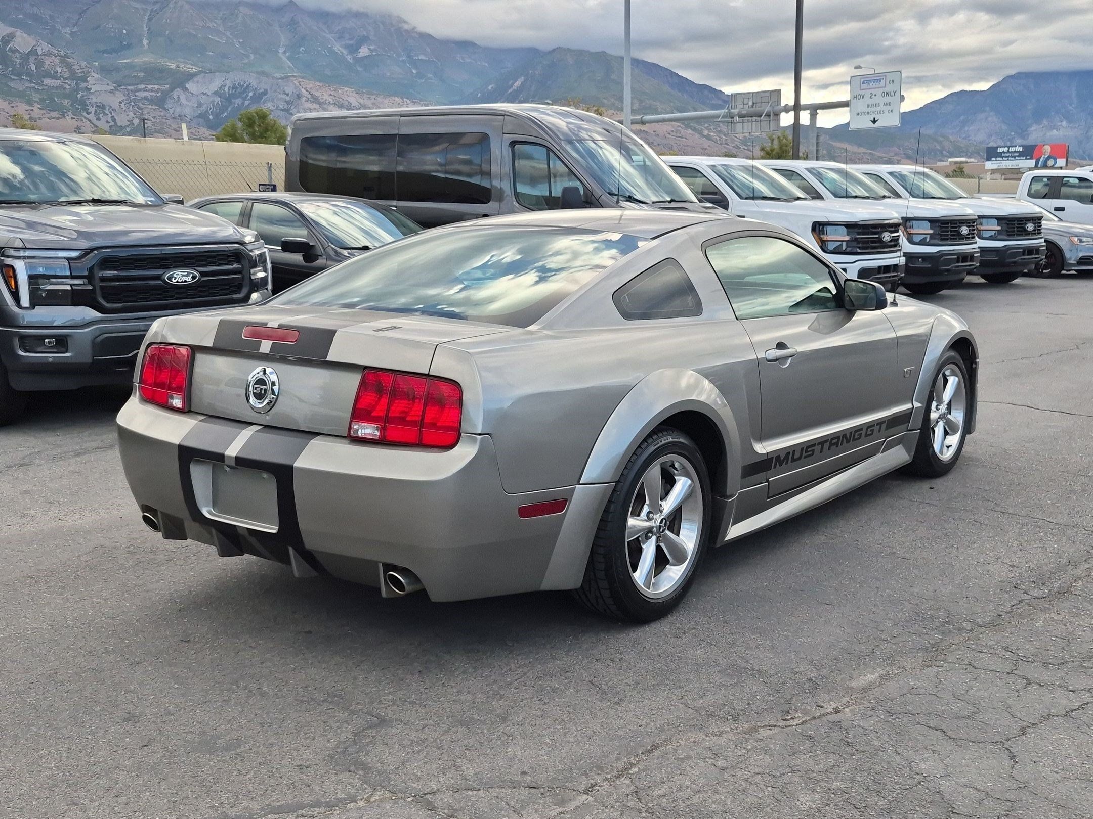 Used 2008 Ford Mustang GT Premium RWD image 3