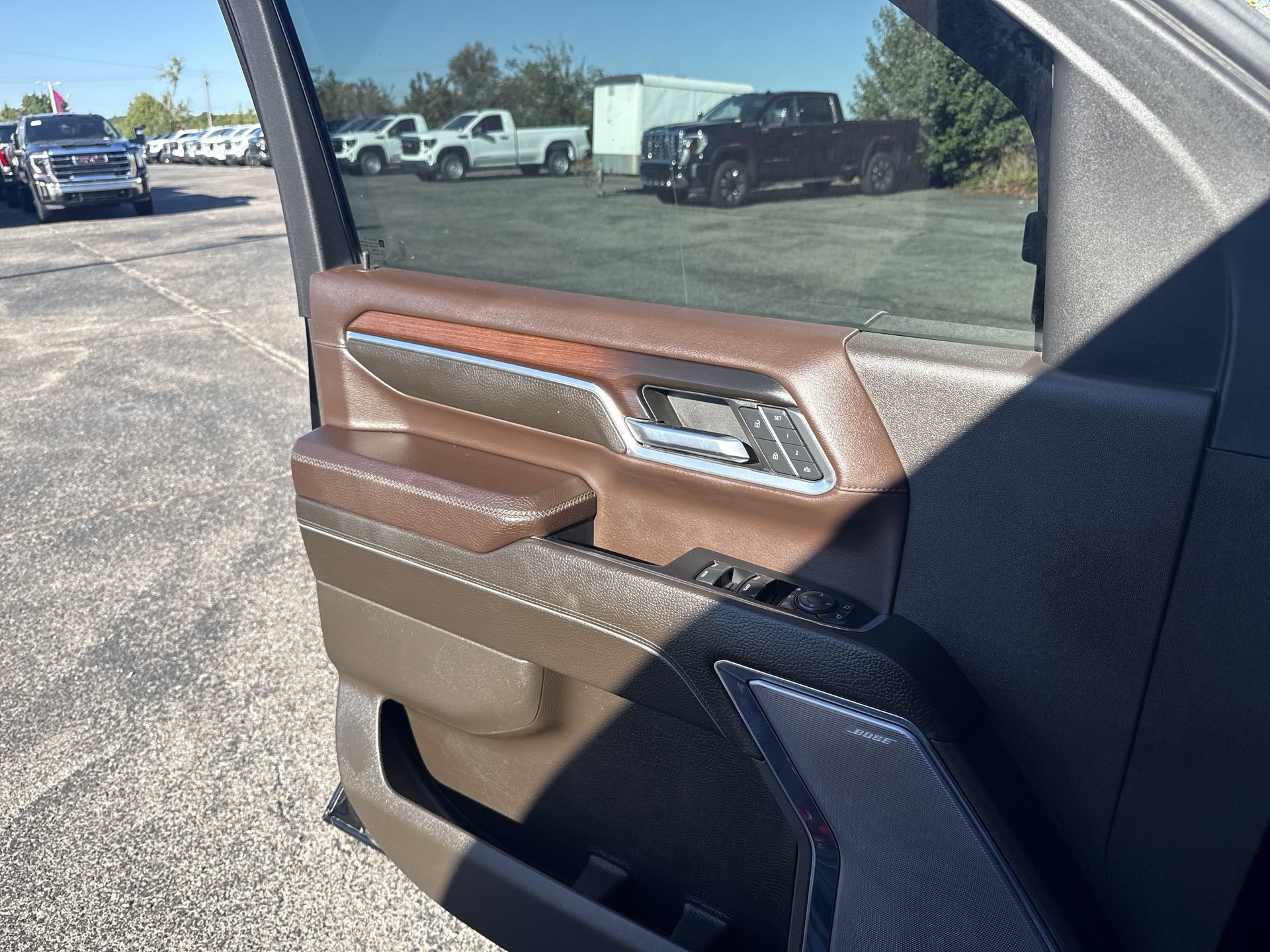 Used 2024 GMC Sierra 3500 Denali w/ Denali Reserve Package AWD/4WD image 29