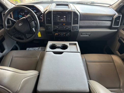 Used 2019 Ford F250 XL w/ Power Equipment Group AWD/4WD image 19