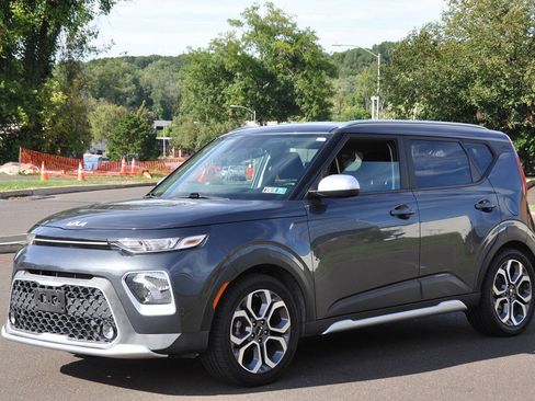 Used 2022 Kia Soul X-Line FWD image 2