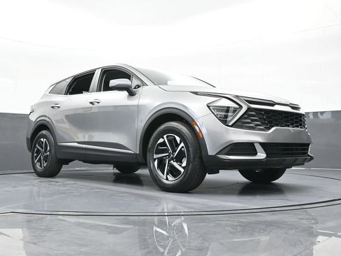 Used 2025 Kia Sportage LX image 54