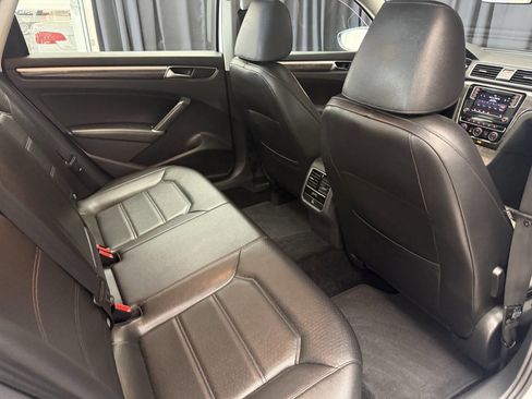 Used 2018 Volkswagen Passat 2.0T SE image 24
