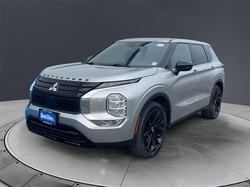 Used 2022 Mitsubishi Outlander SEL Black Edition image 7