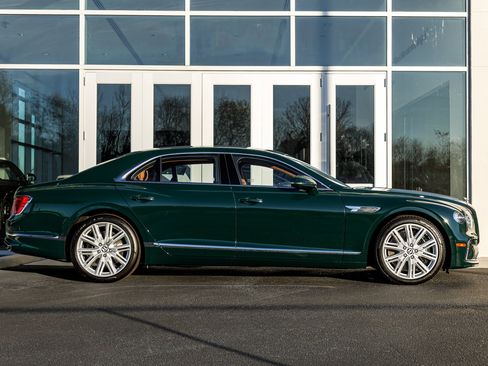New 2026 Bentley Flying Spur Plug-In Hybrid image 18