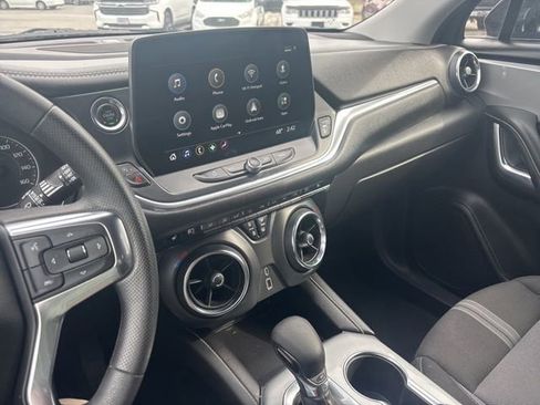 Used 2025 Chevrolet Blazer LT image 8