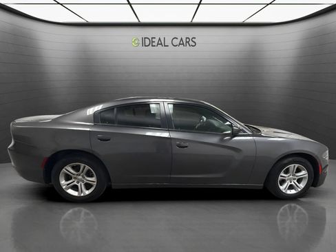 Used 2022 Dodge Charger SXT RWD image 4