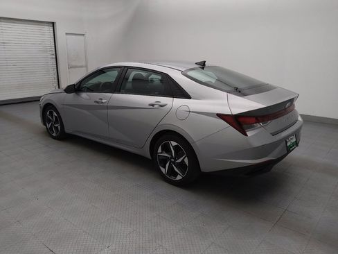 Used 2023 Hyundai Elantra SEL w/ Convenience Package FWD image 3