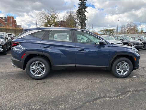 New 2026 Hyundai Tucson SE image 8