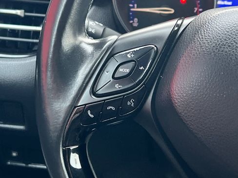 Used 2018 Toyota C-HR XLE image 29