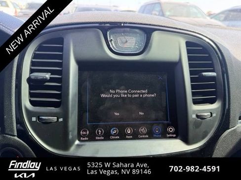 Used 2019 Chrysler 300 S RWD image 10