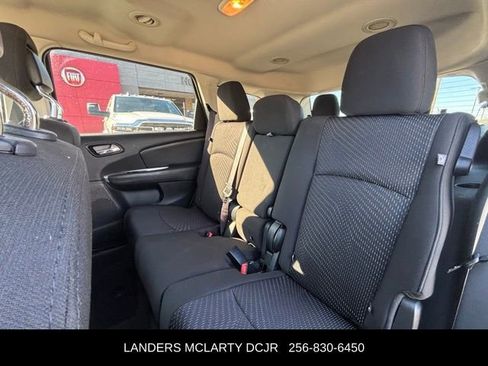 Used 2019 Dodge Journey SE image 18