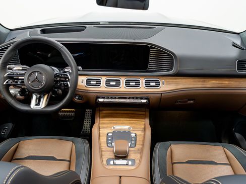 Used 2026 Mercedes-Benz GLS 63 AMG 4MATIC image 15