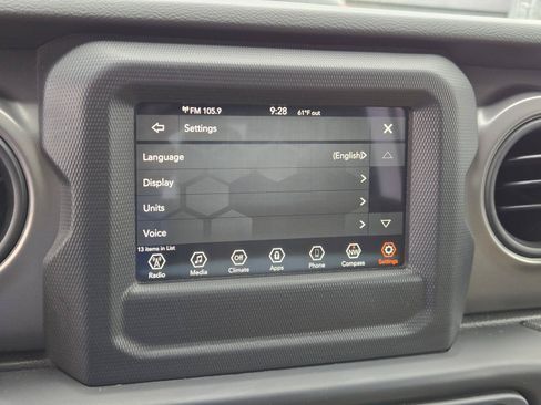 Used 2022 Jeep Gladiator Sport AWD/4WD image 10