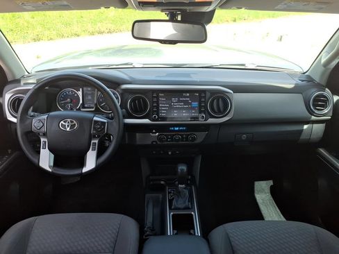 Used 2021 Toyota Tacoma SR5 RWD image 23