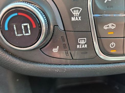 Used 2019 Chevrolet Equinox LT w/ Driver Convenience Package FWD image 15