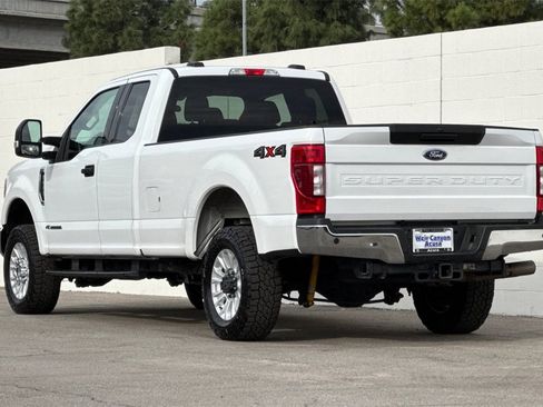 Used 2022 Ford F350 XLT w/ Camper Package image 3