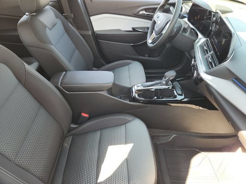 New 2026 Chevrolet Trax LT w/ Driver Confidence Package FWD image 11