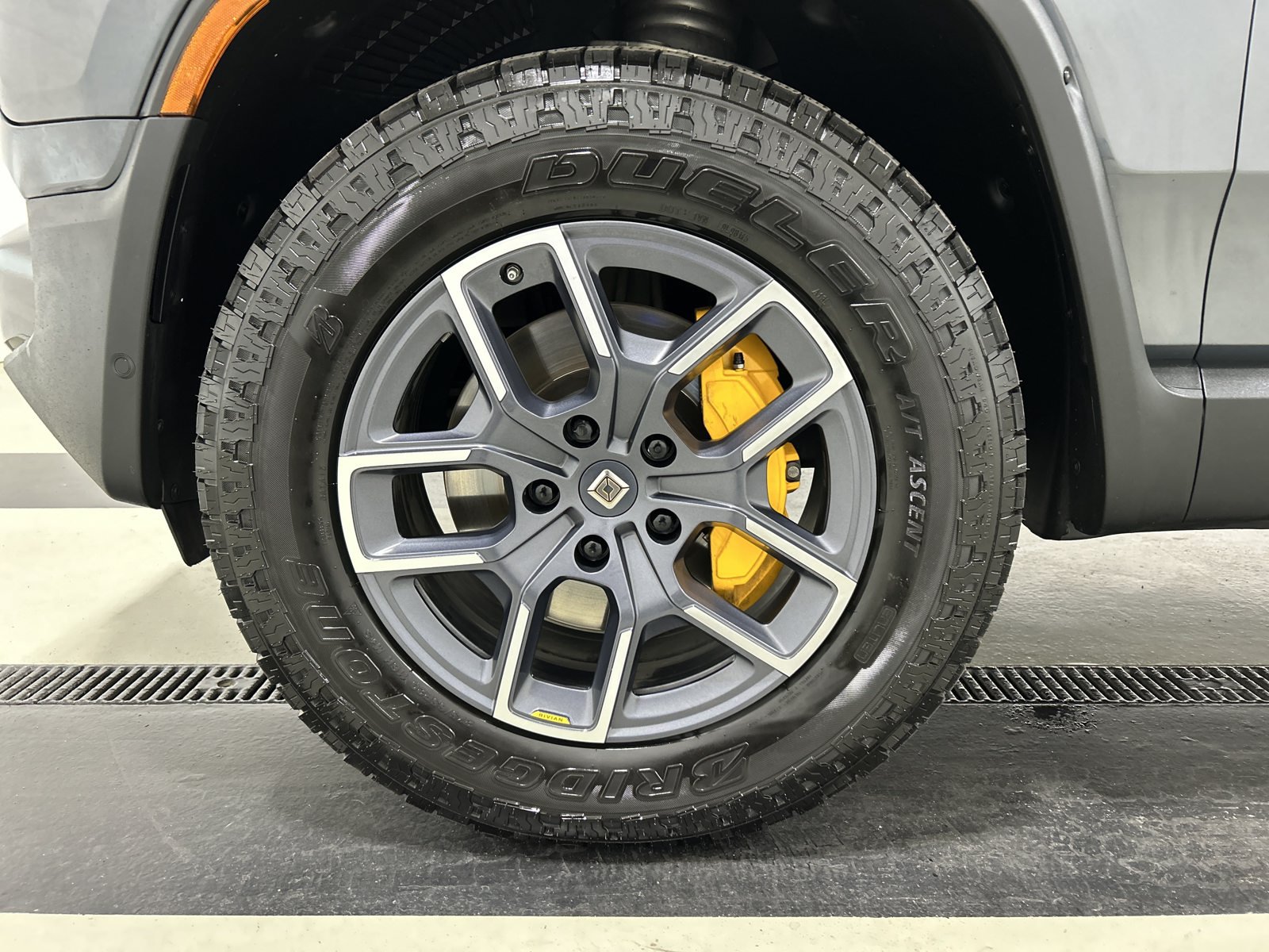Used 2022 Rivian R1S Launch Edition Quad AWD/4WD image 9