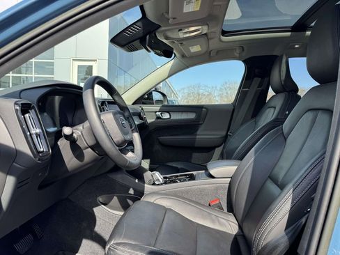 Certified 2023 Volvo XC40 B5 Plus w/ Driver Assist Package image 13