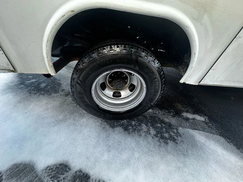 Used 2014 RAM 3500 Tradesman image 9