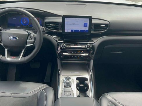 Certified 2022 Ford Explorer ST w/ ST Street Pack image 19