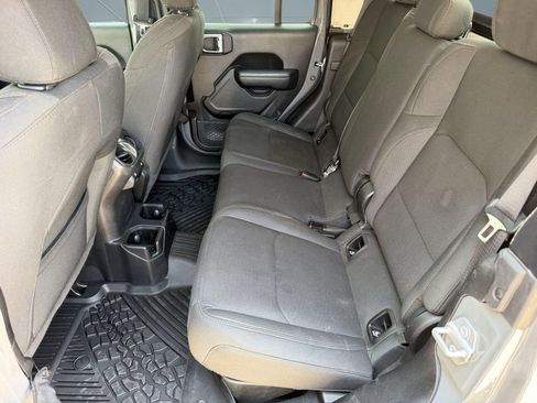 Used 2023 Jeep Gladiator Sport AWD/4WD image 25