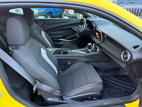 Used 2016 Chevrolet Camaro SS RWD image 11