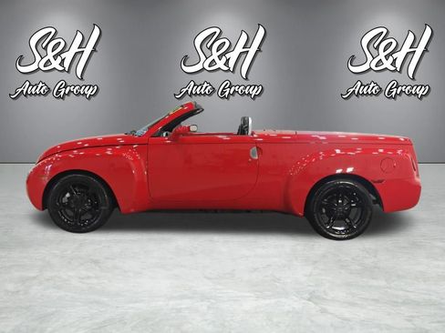 Used 2003 Chevrolet SSR w/ Preferred Equipment Group RWD image 15