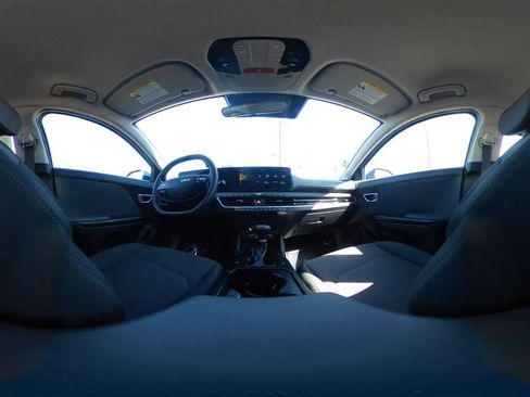 Used 2025 Kia K4 FWD image 43