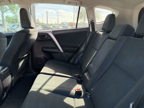 Used 2016 Toyota RAV4 LE image 10