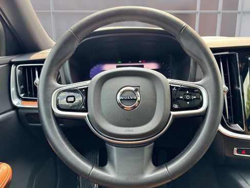 Used 2025 Volvo V60 B5 Cross Country Plus AWD/4WD image 27