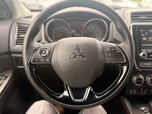 Used 2025 Mitsubishi Outlander Sport SE AWD/4WD image 19
