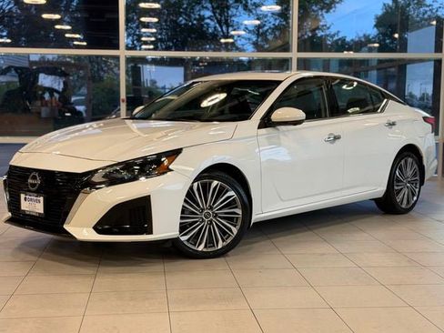 Used 2023 Nissan Altima 2.5 SL AWD/4WD image 1