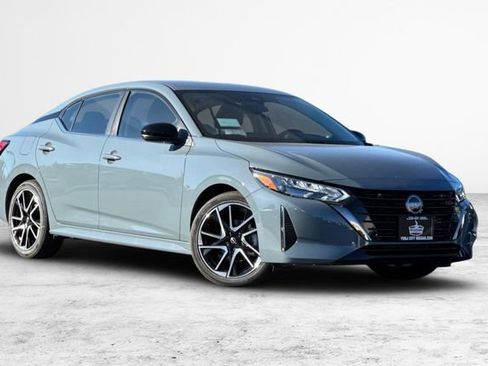 New 2025 Nissan Sentra SR image 2