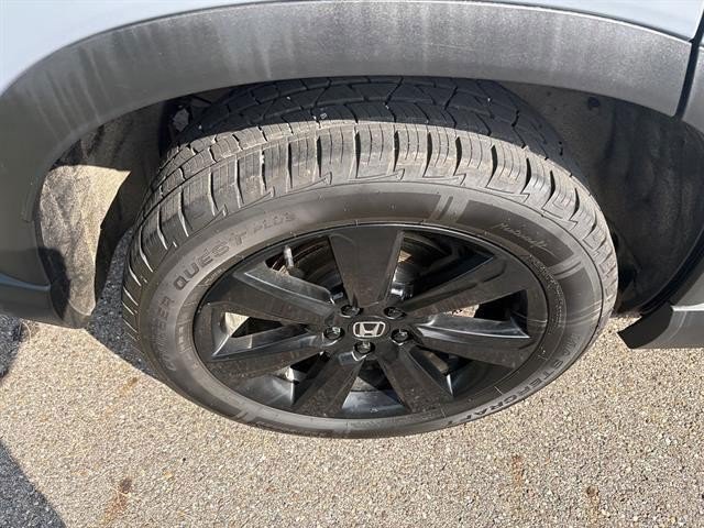 Used 2025 Honda Pilot Black Edition image 27