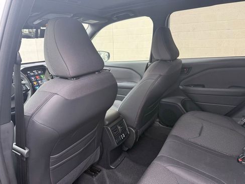 Certified 2025 Subaru Forester Premium image 24