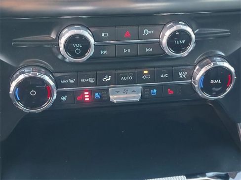 Used 2025 Ford F150 Lariat image 19