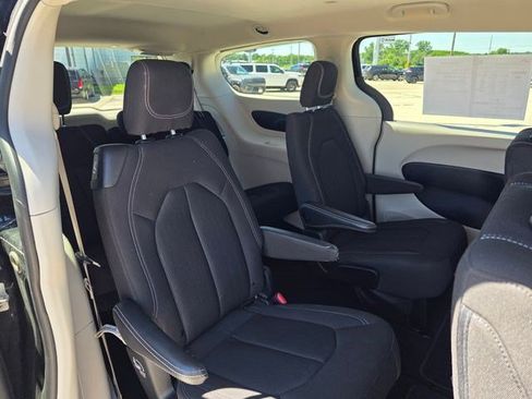 Used 2023 Chrysler Voyager LX FWD image 15