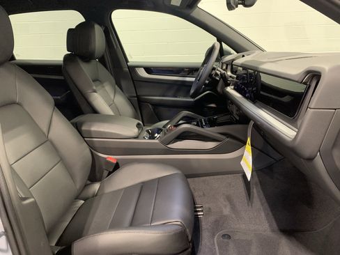 New 2026 Porsche Cayenne S image 29