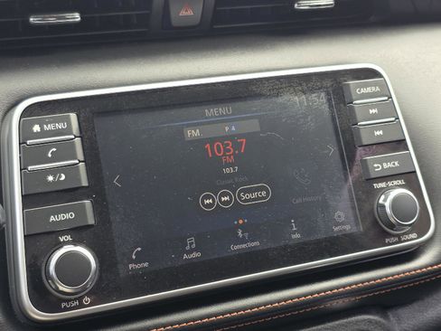 Used 2020 Nissan Kicks SR image 19