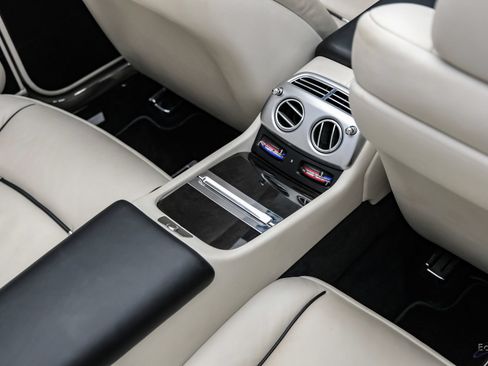 Used 2017 Rolls-Royce Dawn RWD image 97